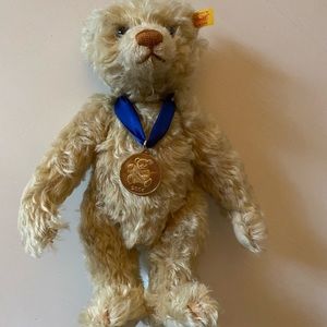 Steiff german collectible bear